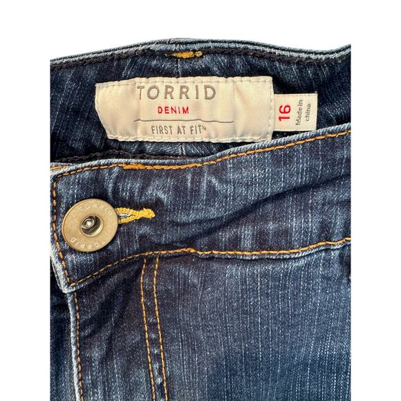 TORRID JEANS women’s  16  Boyfriend Stretch Distressed & First At Fit - Picture 6 of 7